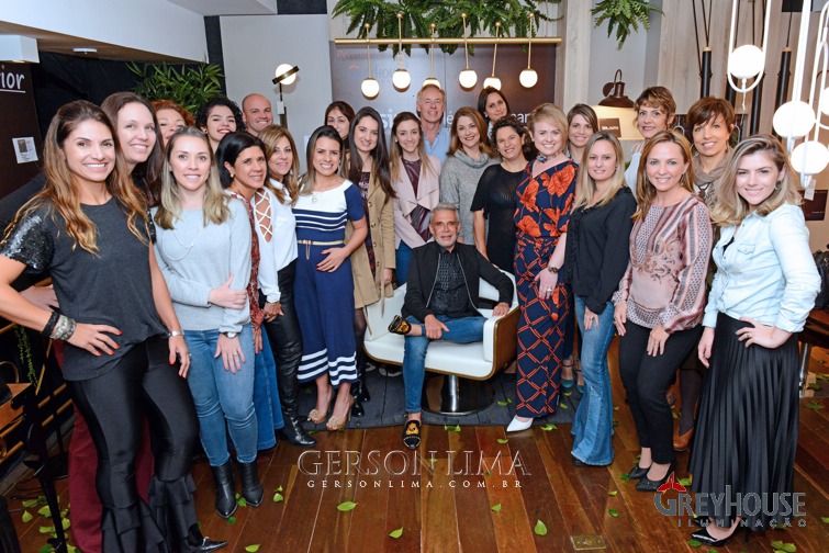 Léo Shehtman lança luminárias de sua autoria na Grey House Iluminação