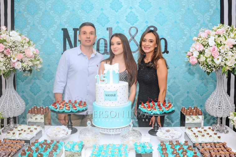 Nicole Ferreira faz 15 anos