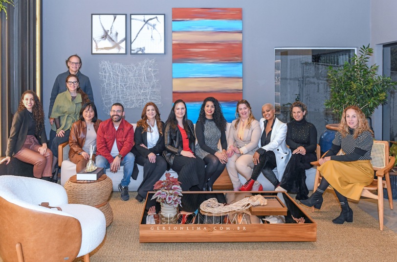 Casa Möun abre exposição de Raquel Lima