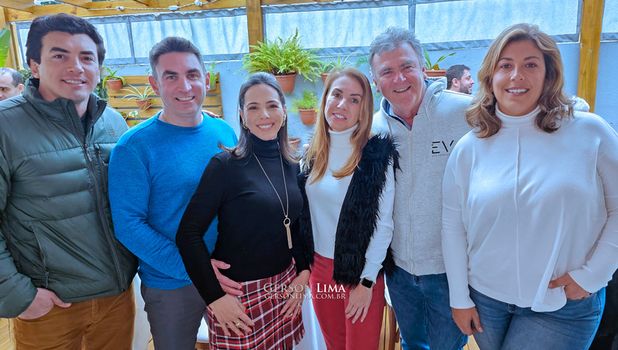 Felipe Canto, da Canto Imóveis comemora animado Aniversário de 40 anos, ao lado de amigos e familiares no MiAguiar Gastronomia. 
