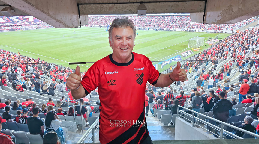 Neste domingo (02.07) recebi no camarote do Grupo RIC, meus amigos torcedores para um jogo entre02 Athletico Paranaense x Palmeiras. Mais uma demonstração de união da indústria imobiliária. Agradeço ao amigo Leonardo Petrelli por mais esta gentileza ao nosso setor.