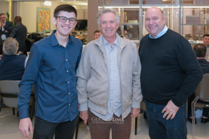 O jantar de maio da Confraria Imobiliária de Curitiba celebrou o aniversário de um confrade especial, o Padre José Aparecido. Estiveram presentes os 40 confrades, além de amigos, convidados e formadores de opinião. Ao final do encontro, na presença de todos, foi servido o jantar, harmonizado com vinhos, preparado pelo anfitrião da Perfacto Casa, Clair Milani.