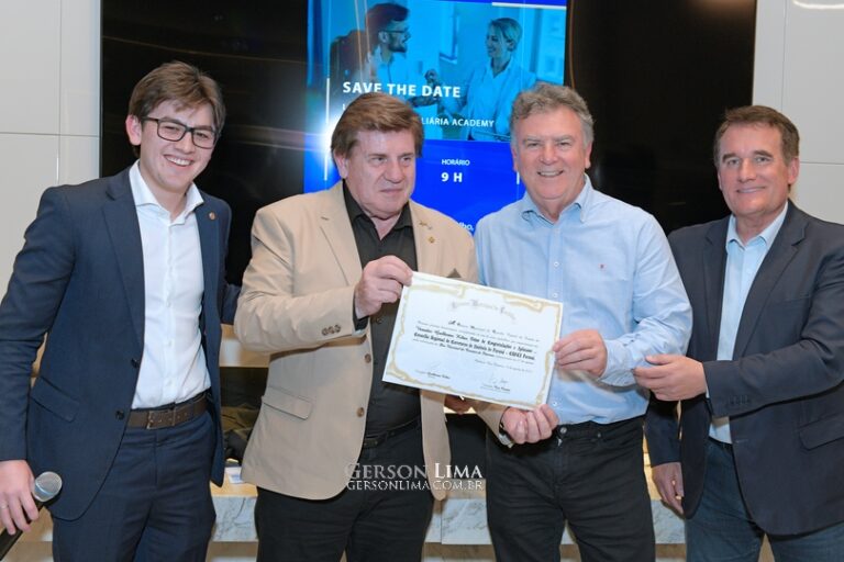 Confraria Imobiliária de Curitiba celebra mês do corretor de imóveis