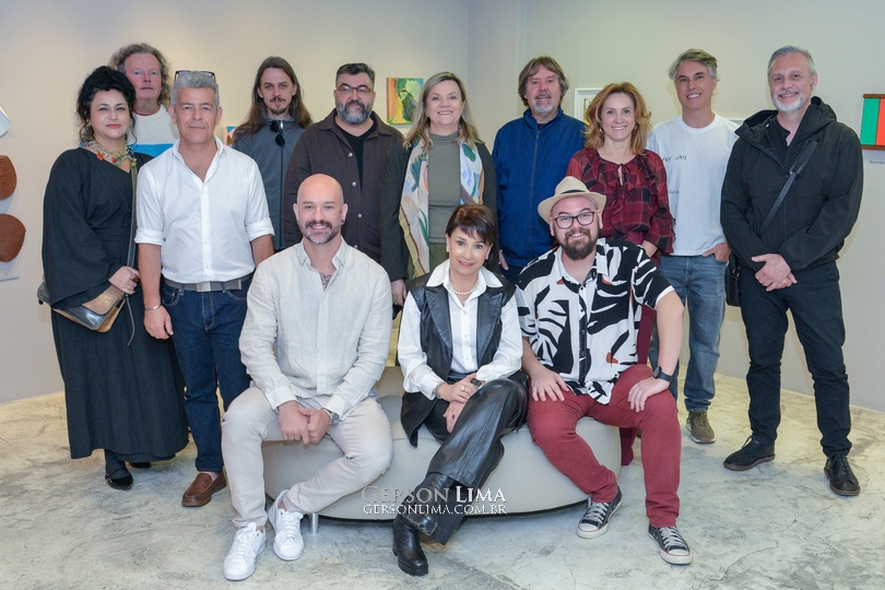 A Galeria Zilda Fraletti abriu duas novas exposições no dia 2 de agosto (sábado), reunindo a potência da arte contemporânea em diferentes escalas, técnicas e sensibilidades