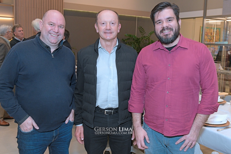 A Confraria de Conselheiros e Governança promoveu mais uma edição de seu tradicional encontro mensal, neste dia 7 de outubro de 2025, reunindo lideranças empresariais e especialistas em Governança Corporativa na acolhedora e sofisticada Casa Perfacto, em Curitiba...