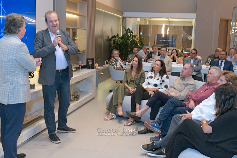 CONFRARIA IMOBILIARIA CURITIBA 151