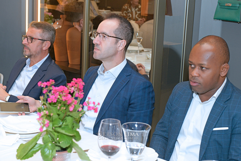 CONFRARIA IMOBILIARIA CURITIBA 166