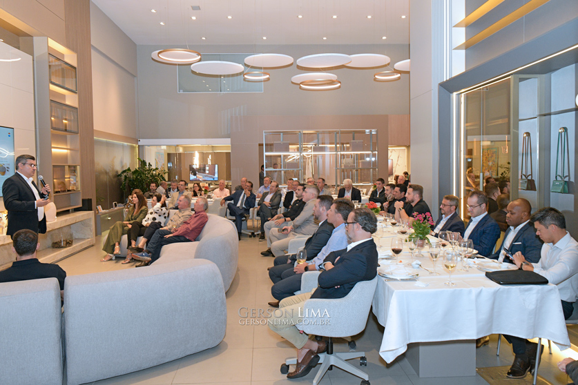 CONFRARIA IMOBILIARIA CURITIBA 187