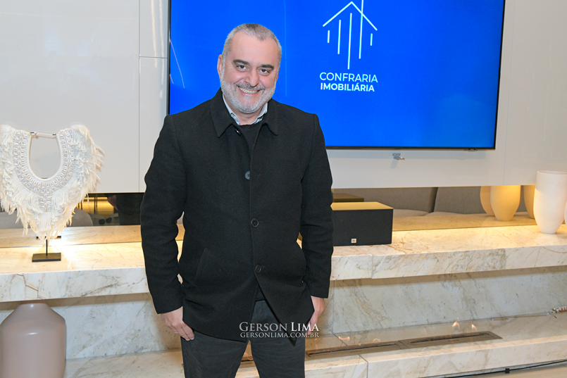 CONFRARIA IMOBILIÁRIA CURITIBA 043