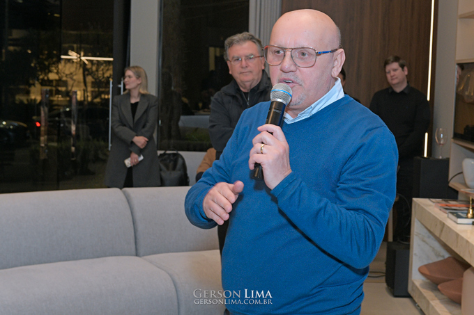CONFRARIA IMOBILIÁRIA CURITIBA 131