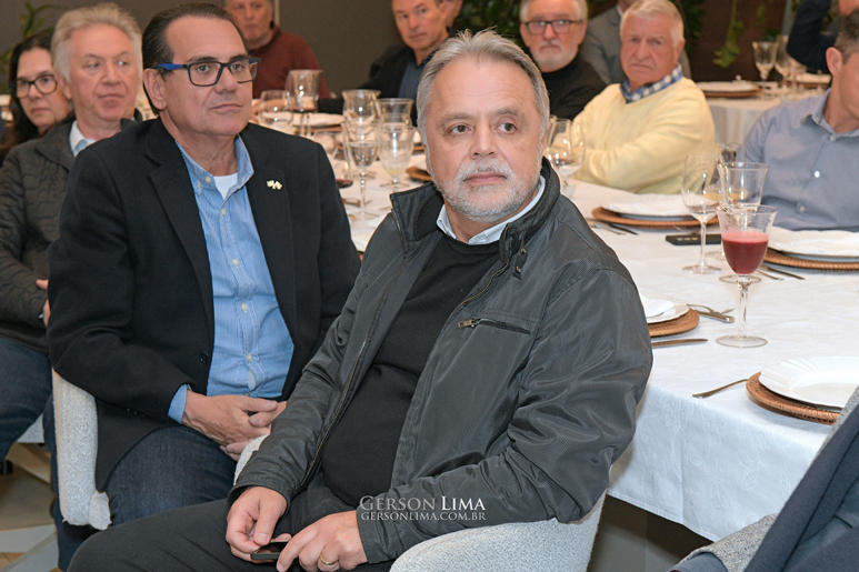 CONFRARIA IMOBILIÁRIA CURITIBA 154