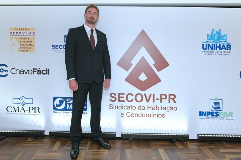 Carlos Tavarnaro assume a presidência do Secovi-PR
