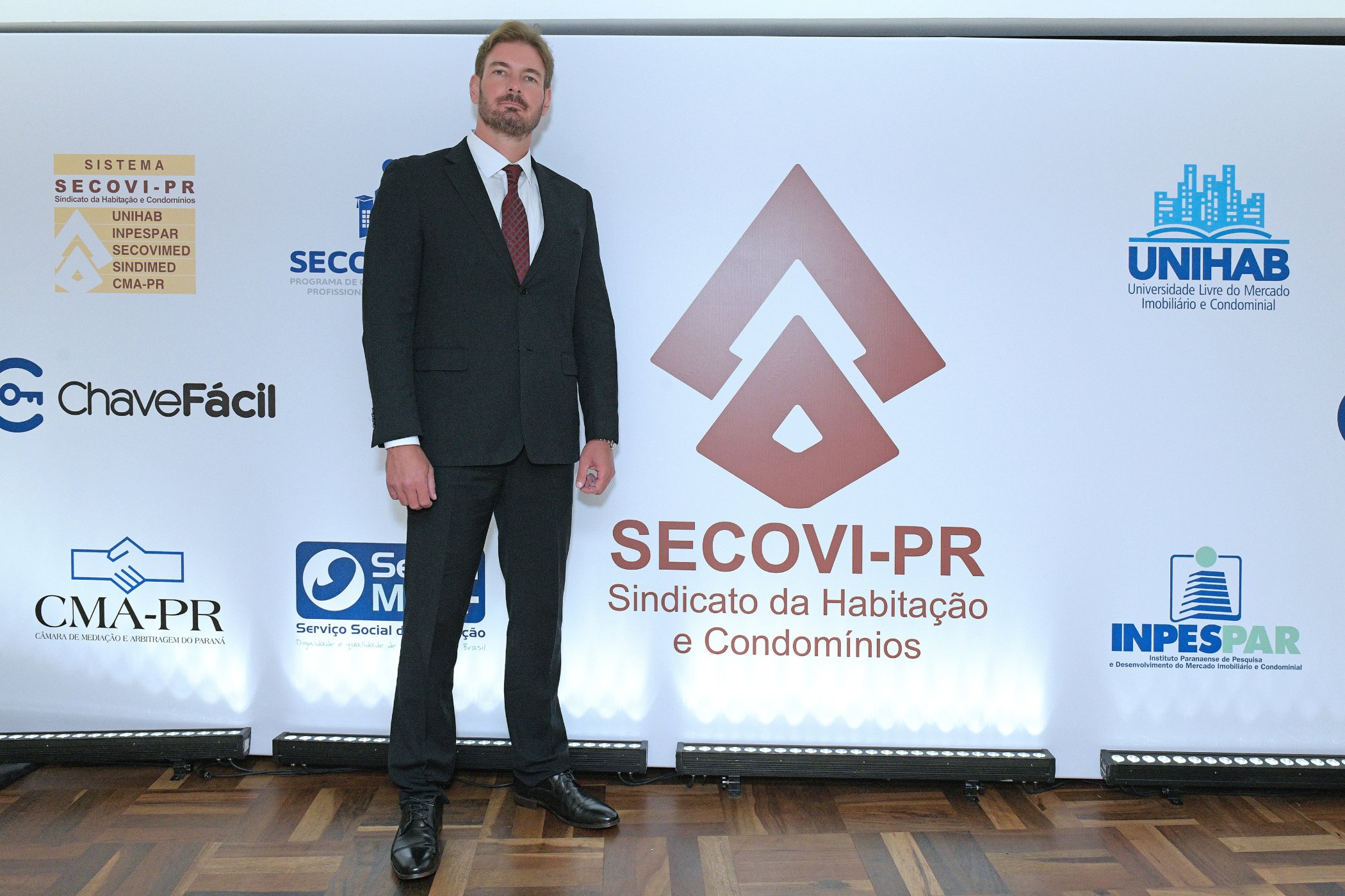 Carlos Tavarnaro assume a presidência do Secovi-PR