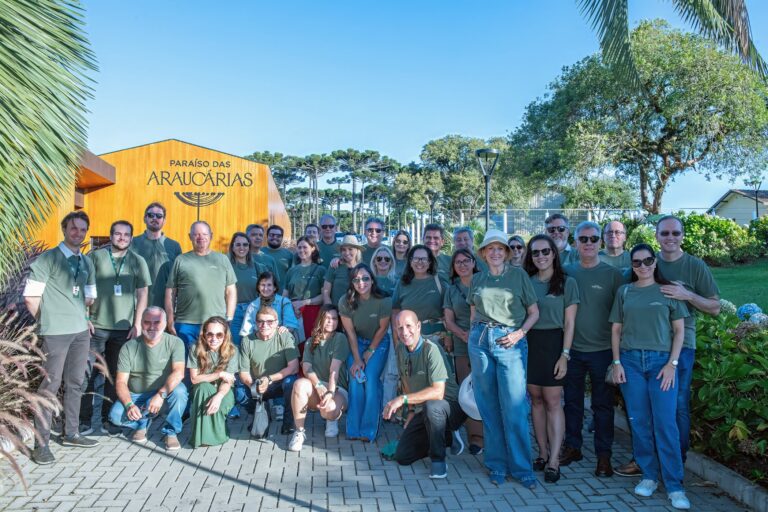 Corretores de Curitiba visitam alto padrão em Campo Alegre -SC